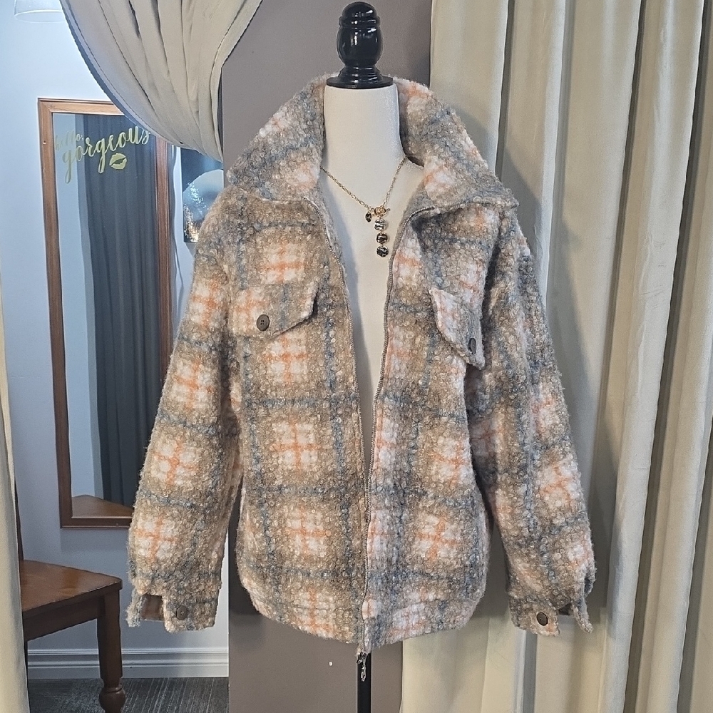 Chic Plaid Bomber Jacket in Gray and Cream